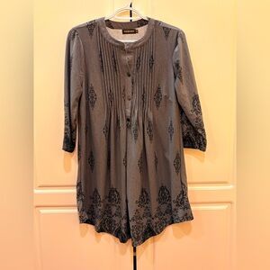 Reborn Gray & Black Tunic Blouse Women’s Medium Pleated Front Baroque Design